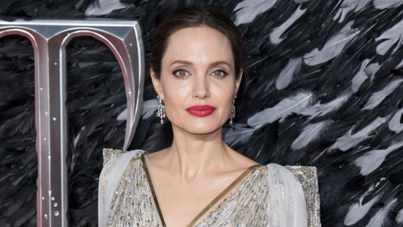 Angelina Jolie 'kämpfte' für Elle Fanning Angelina Jolie 'kämpfte' für Elle Fanning