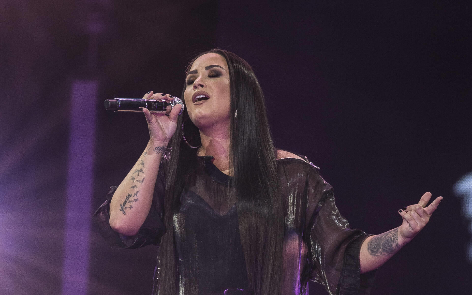 Demi Lovato: Tattoo zu Ehren ihres toten Freundes Demi Lovato: Tattoo zu Ehren ihres toten Freundes