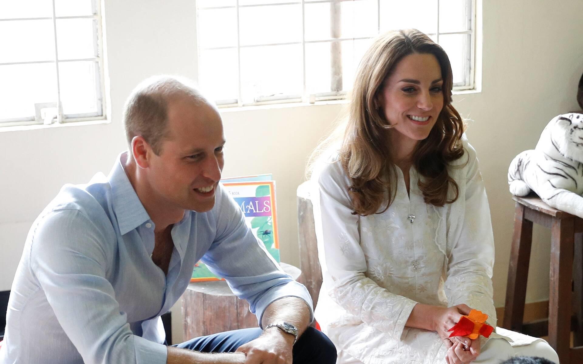 Prinz William & Herzogin Kate in Pakistan: Flugzeug musste wegen Sturm umkehren Horror-Flug: Sturm zwingt Kates und Williams Flugzeug zum Umkehren