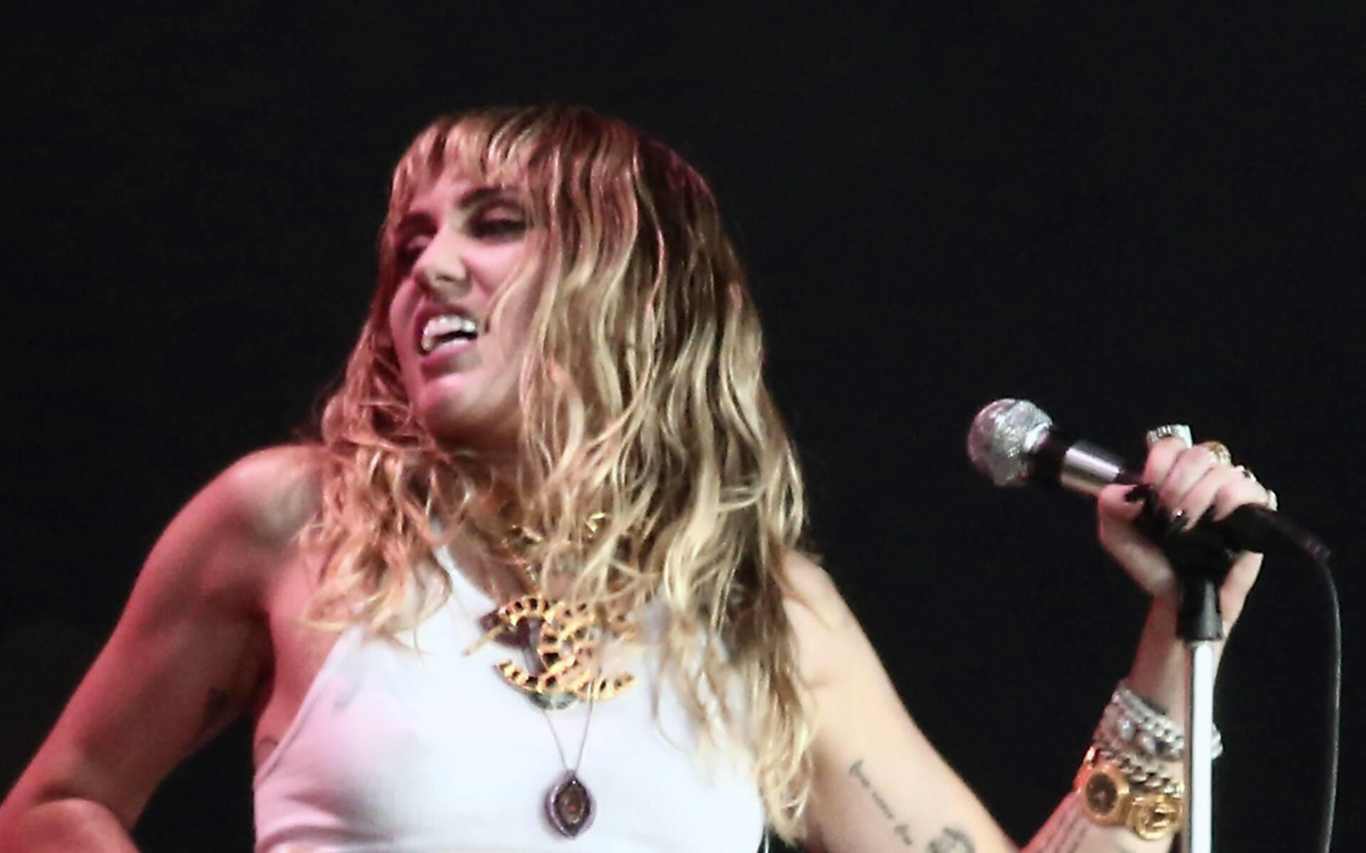 Miley Cyrus: Ihr neuer Freund Cody Simpson hat Papa Billy Ray noch nicht kennengelernt Miley Cyrus: Cody kennt Papa noch nicht