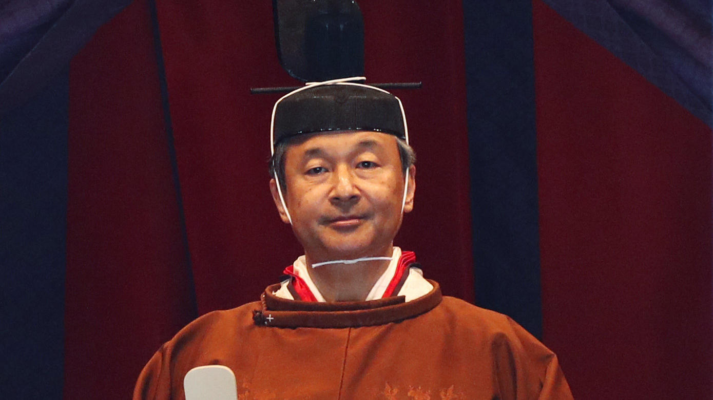 Prinz Charles, Máxima & Co.: Diese Royals reisten zur Krönung von Kaiser Naruhito an dpatopbilder - 22.10.2019, Japan, Tokio: Japans Kaiser Naruhito spricht während der Zeremonie seiner Thronbesteigung. Japans neuer Kaiser Naruhito vollzieht im Beisein von rund 2000 Würdenträgern aus aller Welt eine prachtvolle Zeremonie zu seiner Th