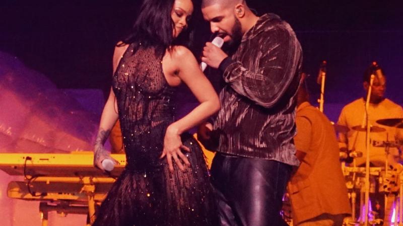 Drake wird dank Rihanna zur Grinsebacke! Drake wird dank Rihanna zur Grinsebacke!