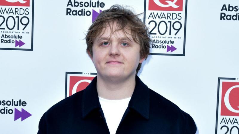 Lewis Capaldi fühlt sich wie ein Wrestler Lewis Capaldi fühlt sich wie ein Wrestler