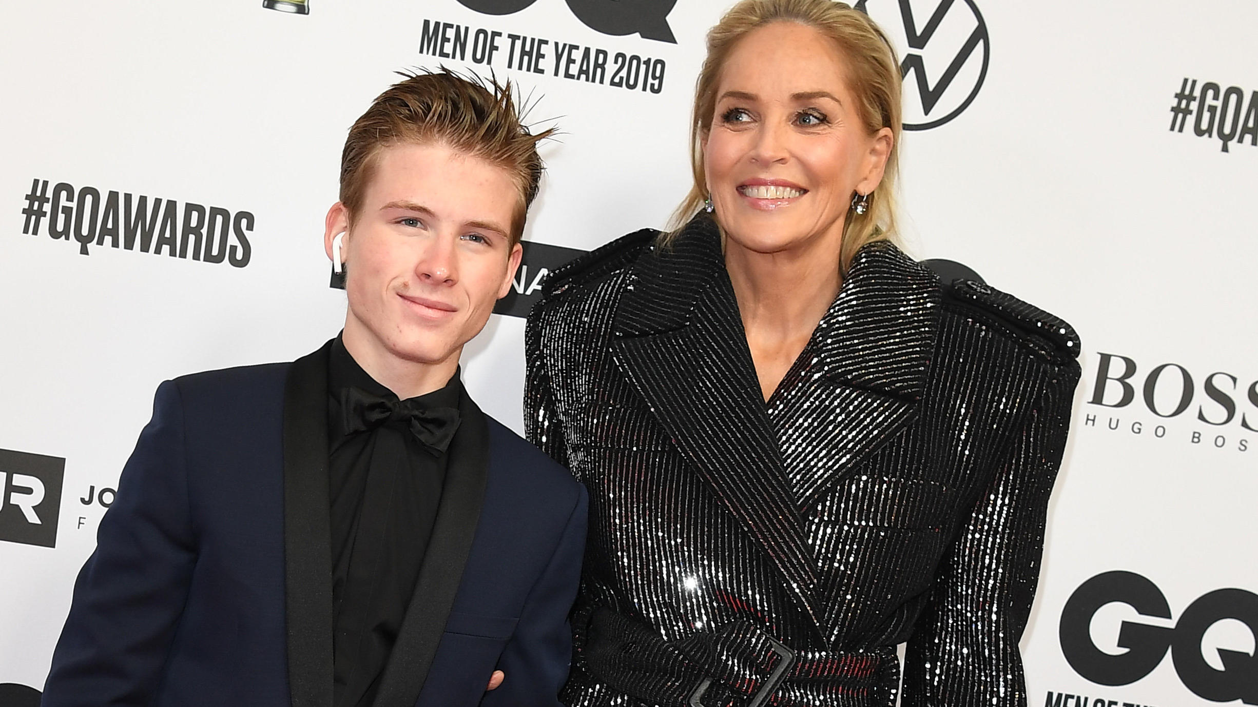 GQ Men of the Year Award: Sharon Stone stiehlt den Männern die Show 07.11.2019, Berlin: Sharon Stone, Schauspielerin aus den USA, kommt mit ihrem Sohn Roan Joseph Bronstein zu der Verleihung der "GQ Men of the Year Awards" 2019. Foto: Britta Pedersen/dpa-Zentralbild/dpa +++ dpa-Bildfunk +++