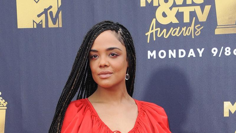 Mark Ruffalo unterstützt Tessa Thompson Mark Ruffalo unterstützt Tessa Thompson