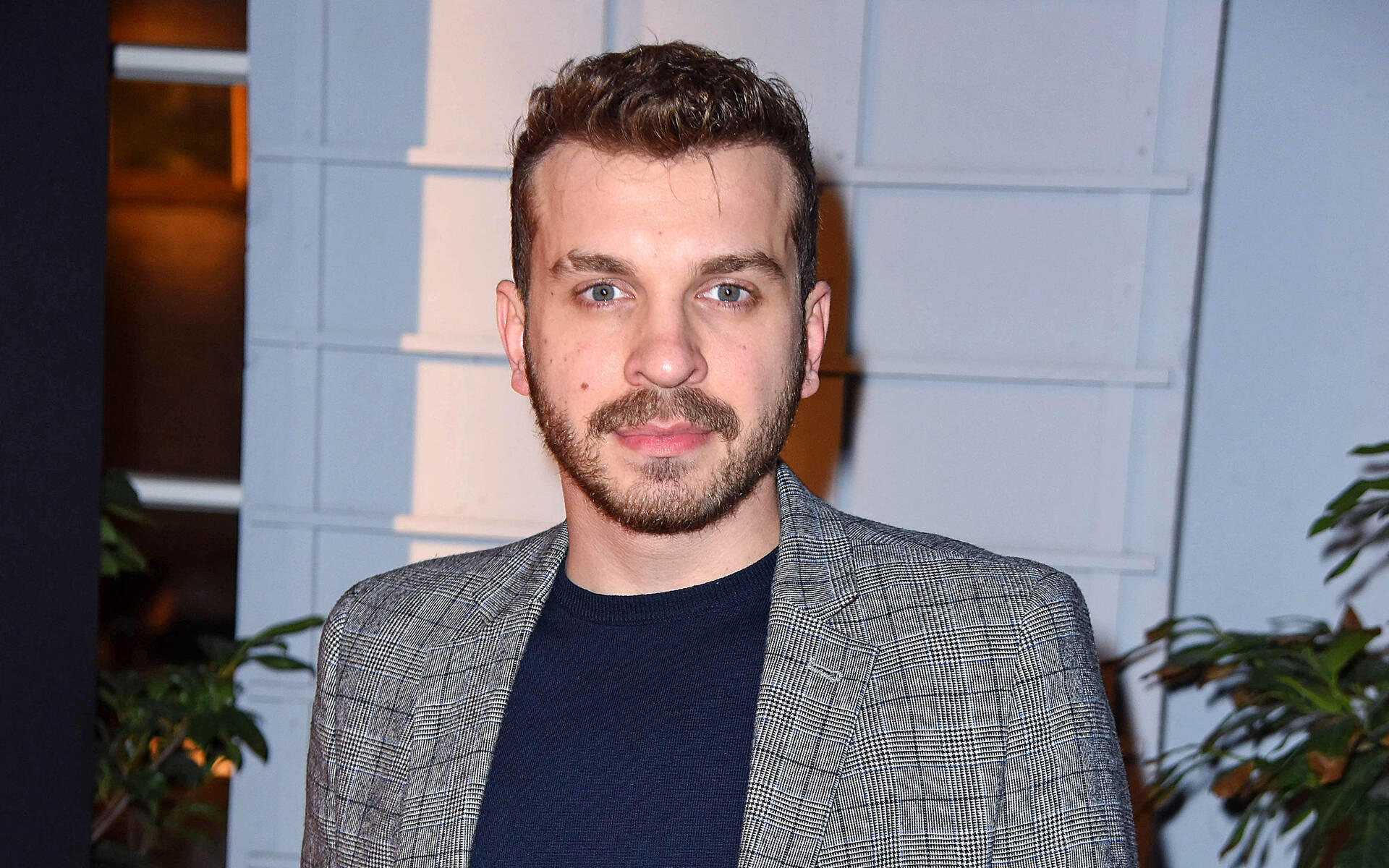 Aus für Netflix-Serie „Skylines“: Edin Hasanovic meldet sich mit emotionaler Botschaft 'Skylines'-Star Edin Hasanovic nach dem Serienaus: "So. Beruhigt. Verarbeitet."