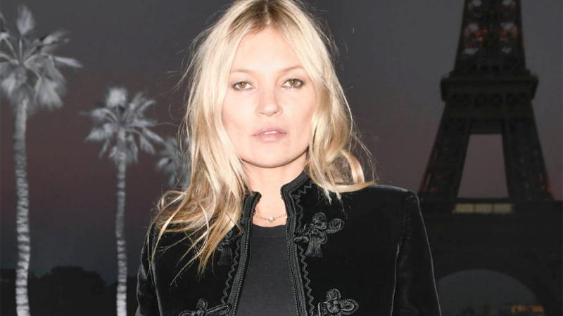 Cara Delevingnes und Kate Moss' Tribut an Karl Lagerfeld Cara Delevingnes und Kate Moss' Tribut an Karl Lagerfeld