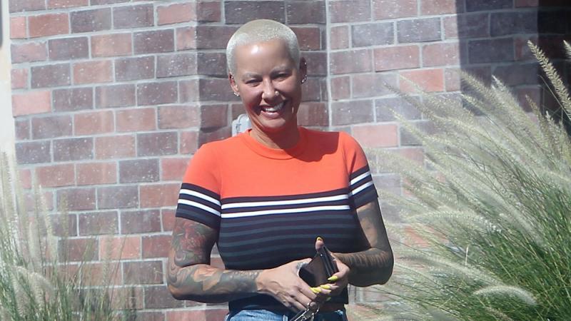 Amber Rose: Fettabsaugung nach Geburt ihres Sohnes Amber Rose: Fettabsaugung nach Geburt ihres Sohnes