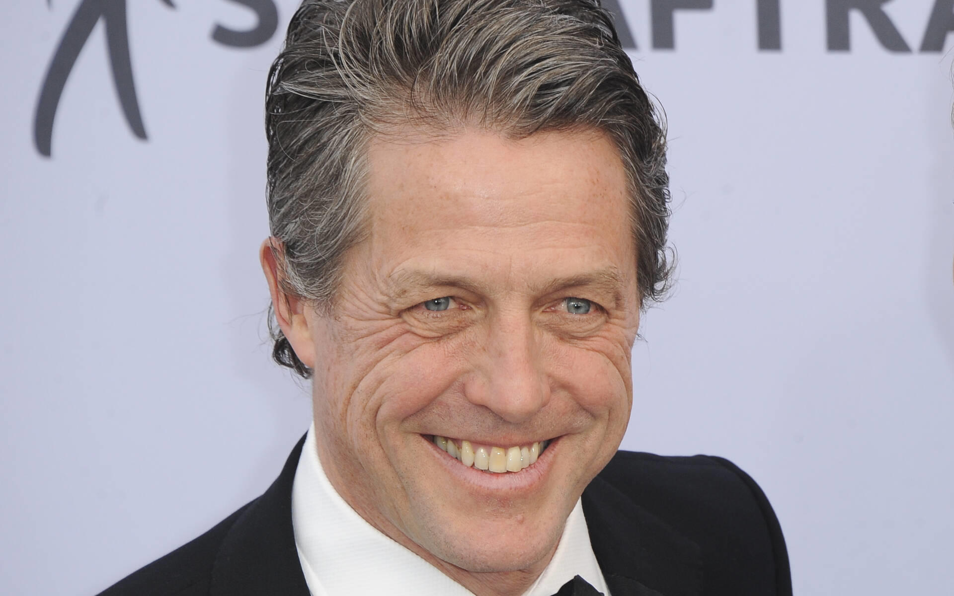Hugh Grant: Klinkenputzen im Wahlkampf Hugh Grant: Klinkenputzen im Wahlkampf