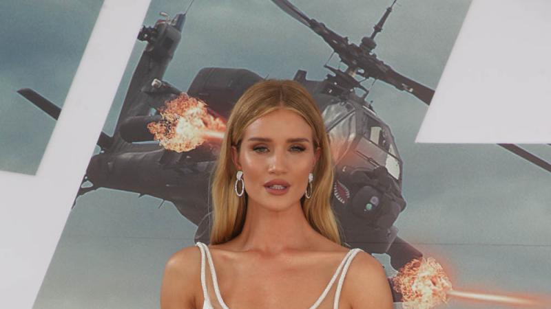 Rosie Huntington-Whiteley: Von Statistik angelockt Rosie Huntington-Whiteley: Von Statistik angelockt