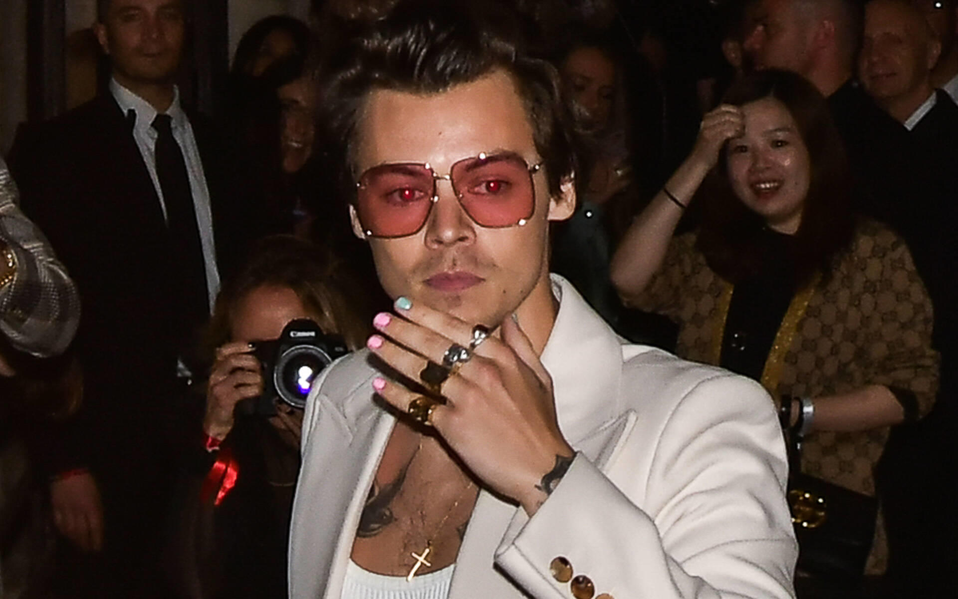Harry Styles: Nackt auf Albumcover Harry Styles: Nackt auf Albumcover