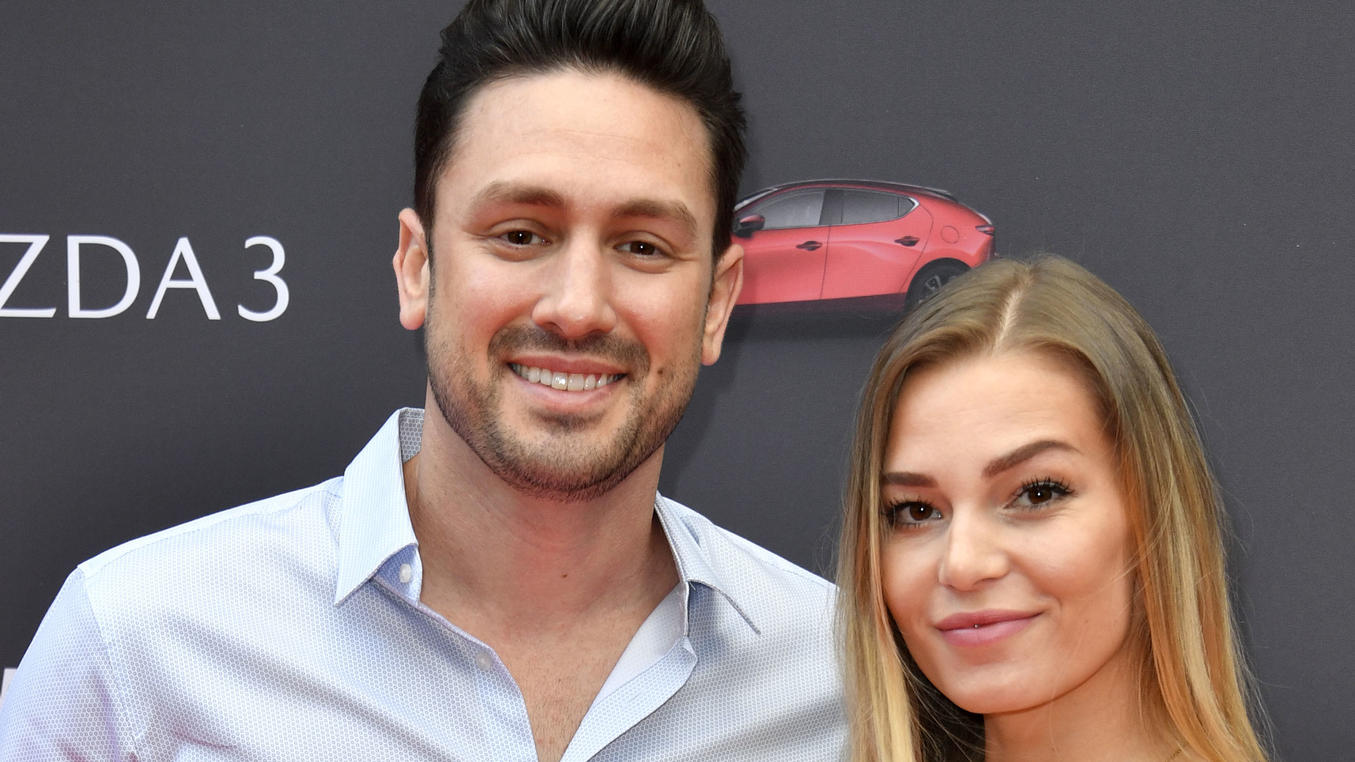 Ex-Bachelor Daniel Völz ist wieder Single Liebes-Aus: Daniel Völz und Freundin Lisa sind nicht mehr zusammen.