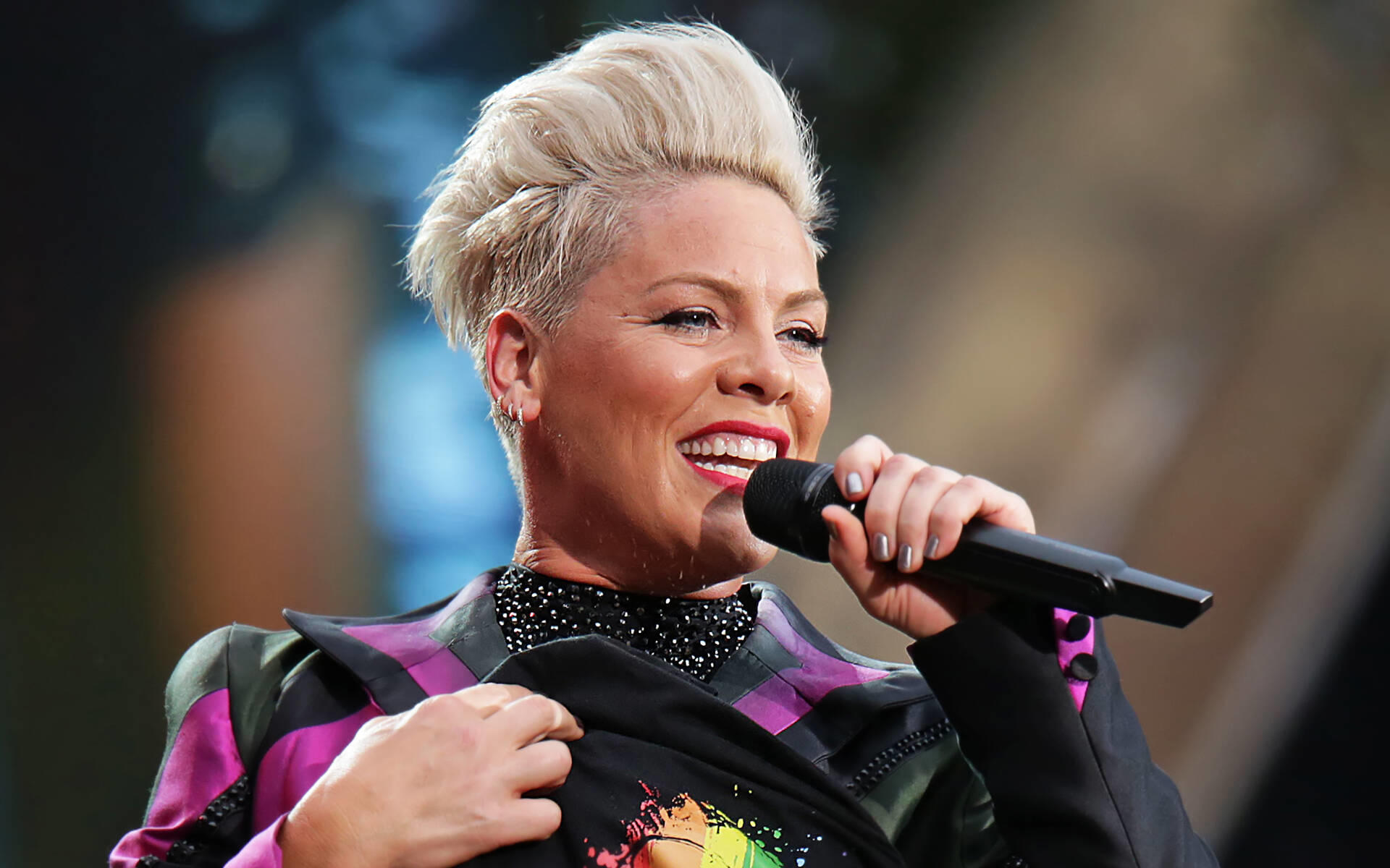 Buschfeuer in Australien: Pink spendet eine halbe Million Dollar Buschfeuer in Australien: Pink spendet eine halbe Million Dollar