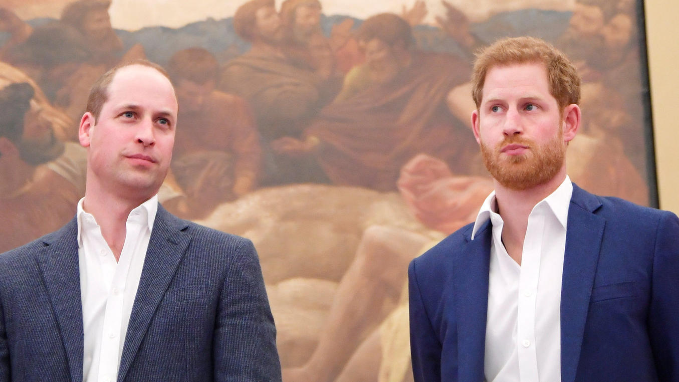 Mobbing im Palast? Prinz Harry & Prinz William überraschen mit Statement William und Harry im Jahr 2018