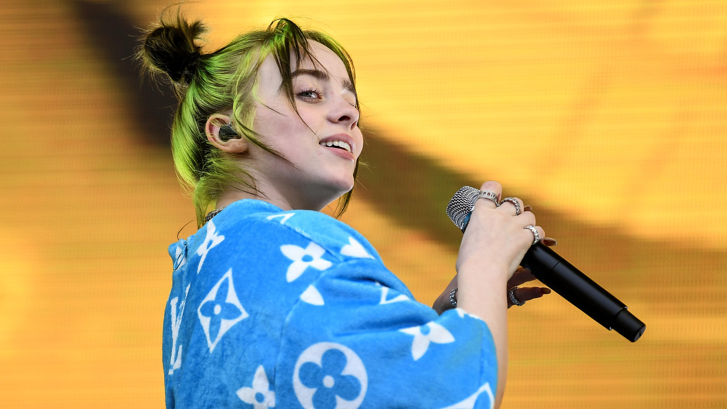 Billie Eilish singt Titeltrack zum neuen James-Bond-Film Billie Eilish startet auch 2020 voll durch