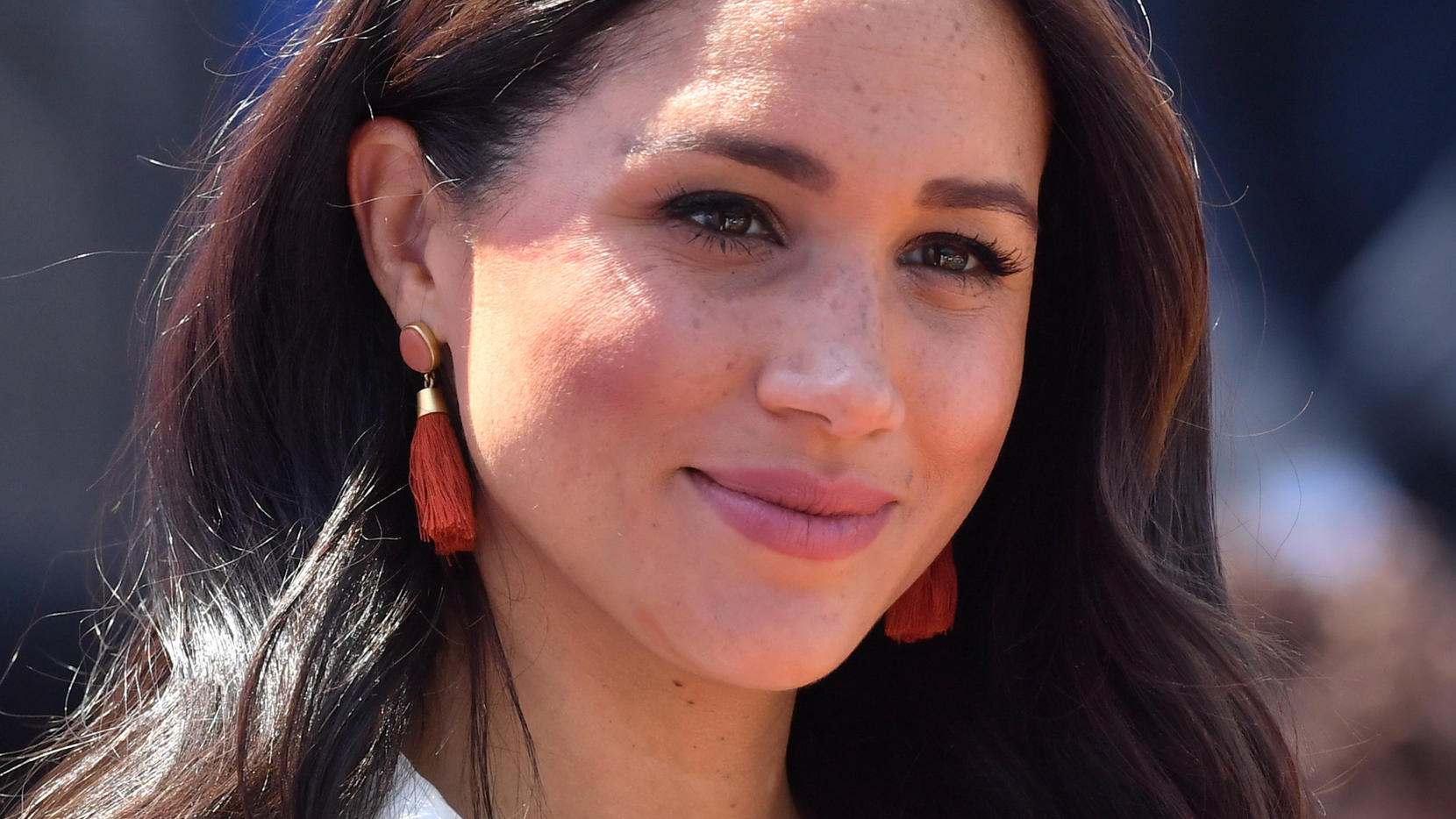 VIP-Star-News-Ticker: Herzogin Meghans erster Auftritt nach dem Megxit & Vanessa Hudgens getrennt ARCHIV - 02.10.2019, Südafrika, Johannesburg: Meghan, Herzogin von Sussex, kommt zu einem Besuch im Tembisa-Township in der Nähe von Johannesburg an. Der angekündigte Rückzug von Harry und Meghan veranlasst Königin Elizabeth zur Einberufung eines Kri