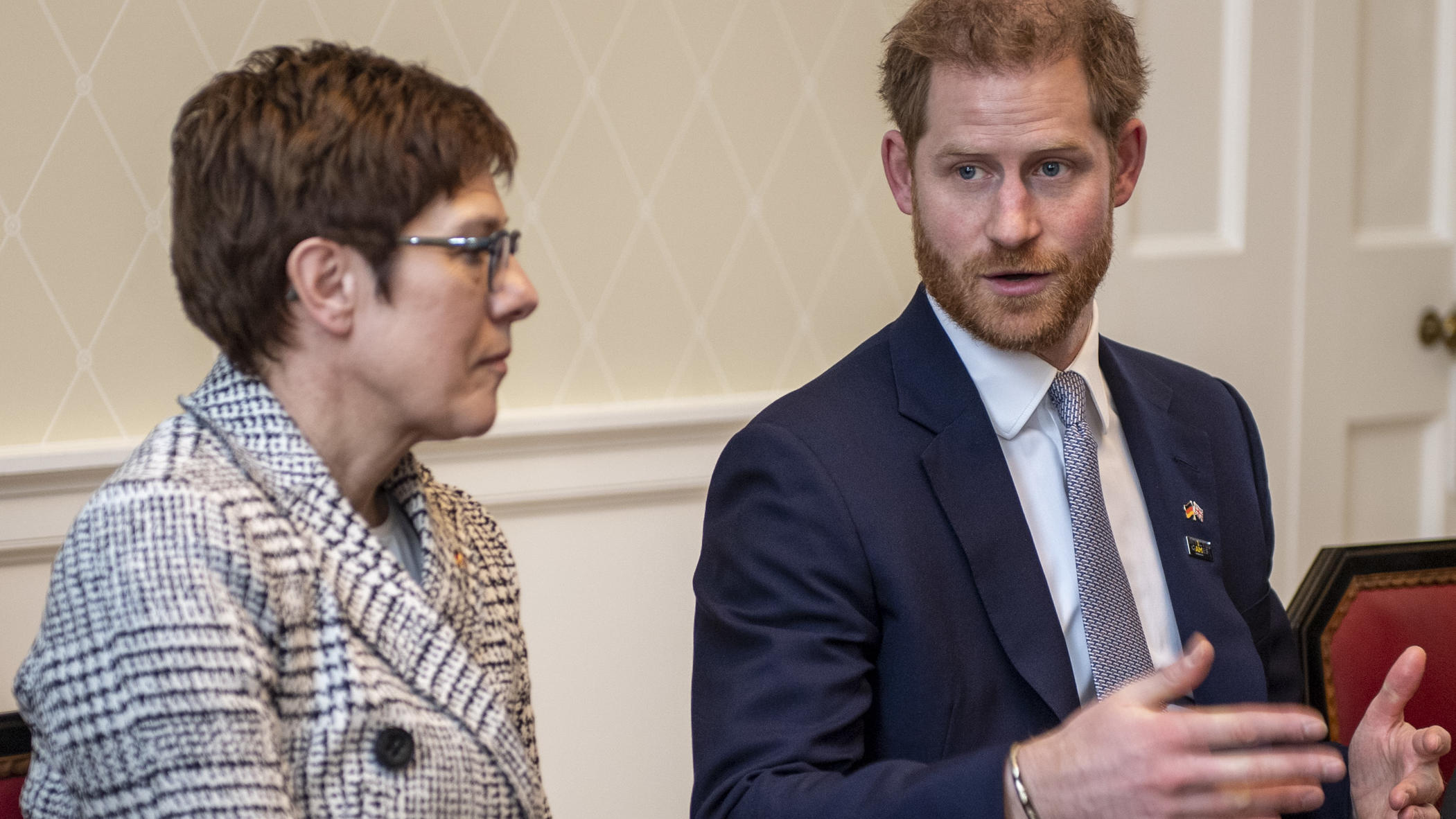 Prinz Harry kommt mit Invictus Games nach Düsseldorf Annegret Kramp-Karrenbauer trifft Prinz Harry in London. (Quelle: Invictus Games)