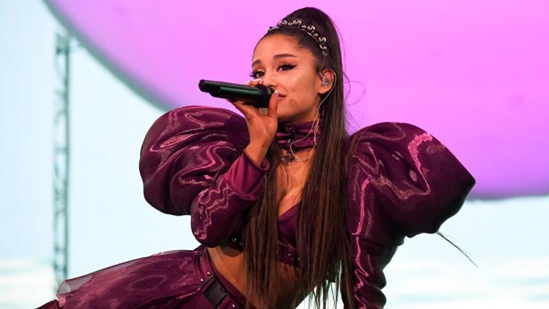 Ariana Grande wird für Hit verklagt Ariana Grande wird für Hit verklagt