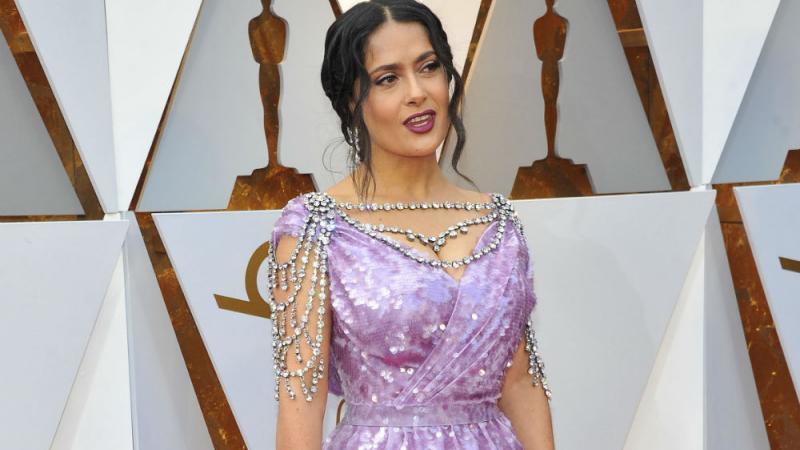 Salma Hayek versucht, ihrer Tochter mehr Raum zu geben Salma Hayek versucht, ihrer Tochter mehr Raum zu geben