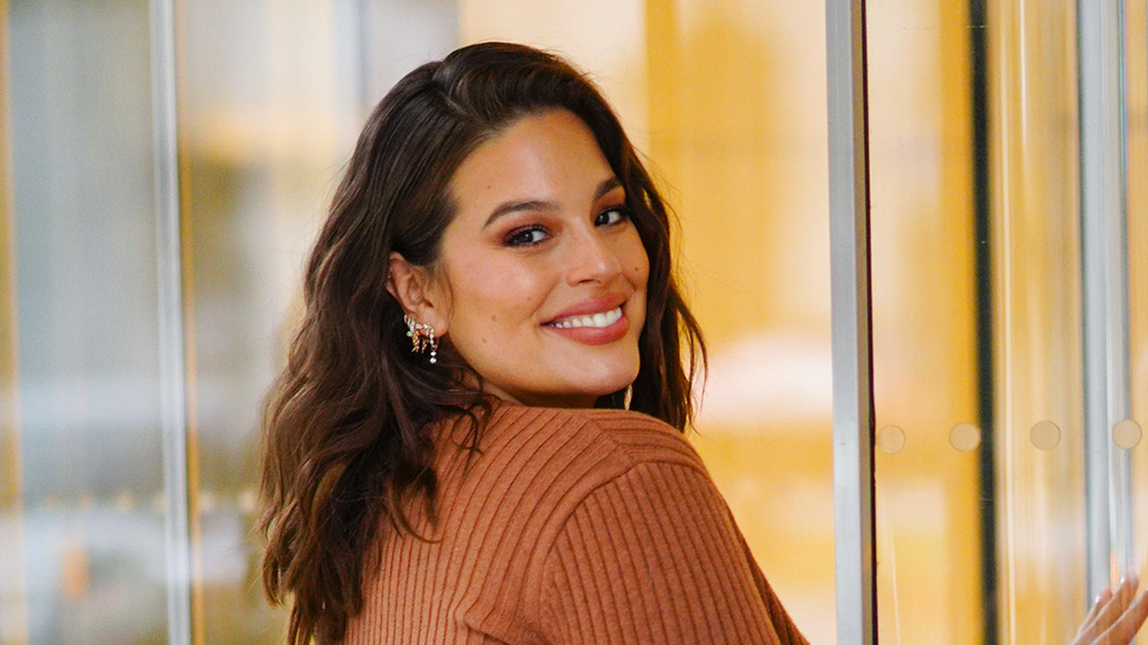Plus-Size-Model Ashley Graham ist Mama geworden Ashley Graham out and about in a shapely dress in New YorkPictured: Ashley GrahamRef: SPL5130026 181119 NON-EXCLUSIVEPicture by: Jackson Lee / SplashNews.comSplash News and PicturesLos Angeles: 310-821-2666New York: 212-619-2666London: +44 (0)20 7644