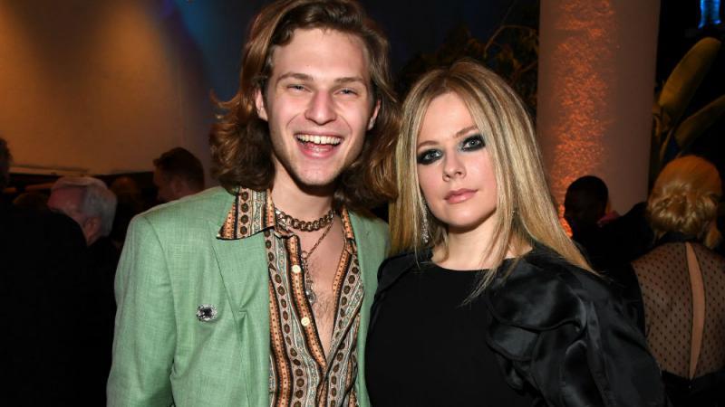 Avril Lavigne stellt neuen Freund vor Avril Lavigne stellt neuen Freund vor