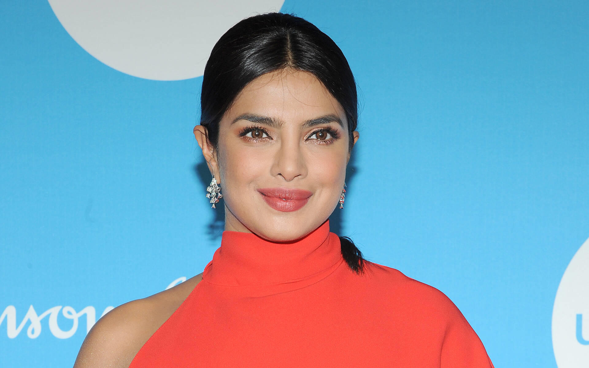 Priyanka Chopra: Bekommt sie eine Rolle in 'Matrix 4'? Priyanka Chopra: Bekommt sie eine Rolle in 'Matrix 4'?