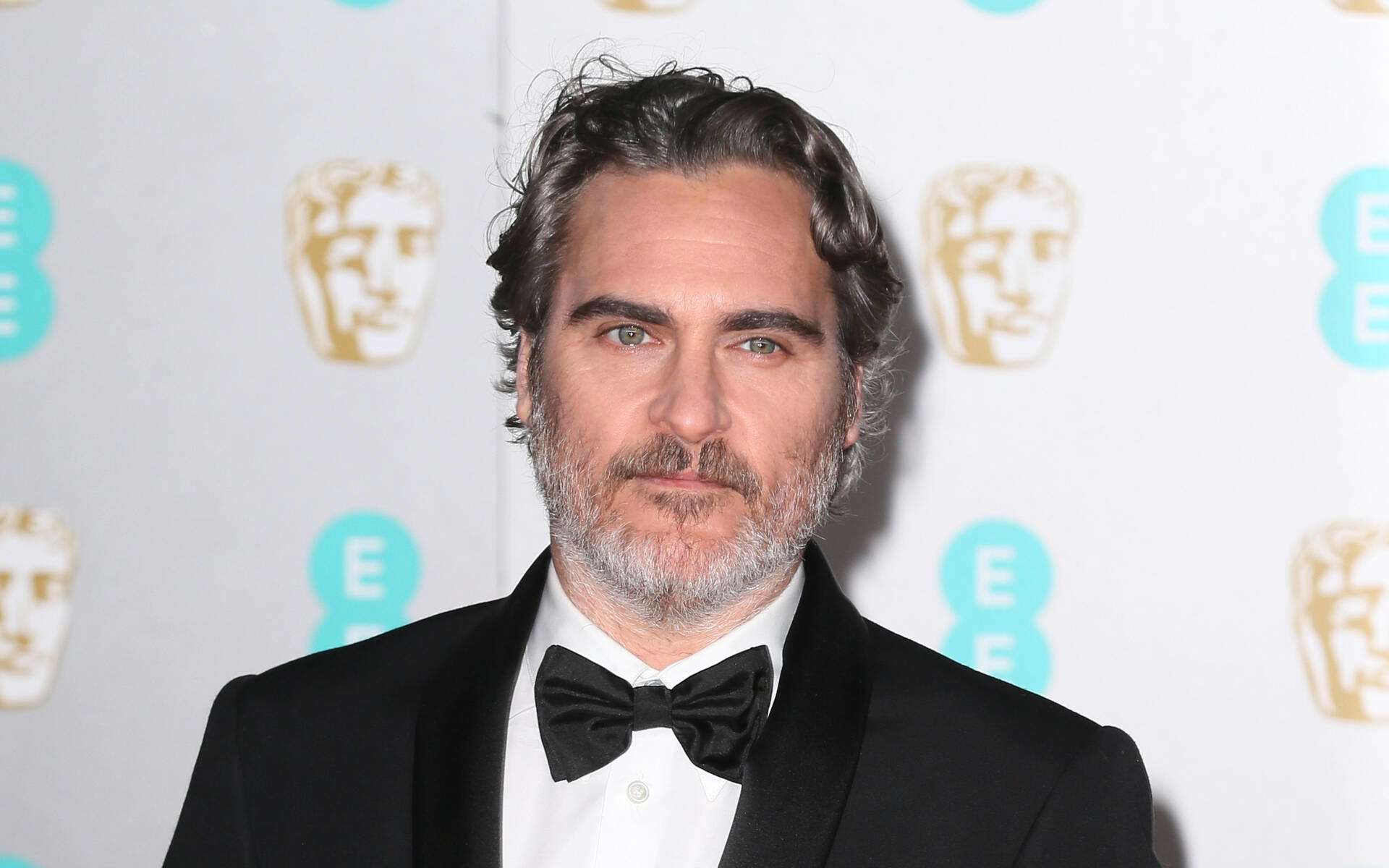 Joaquin Phoenix an Tower Bridge gekettet: Aus Protest gegen Massentierhaltung BAFTA-Gewinner Joaquin Phoenix: In Ketten an der Tower Bridge