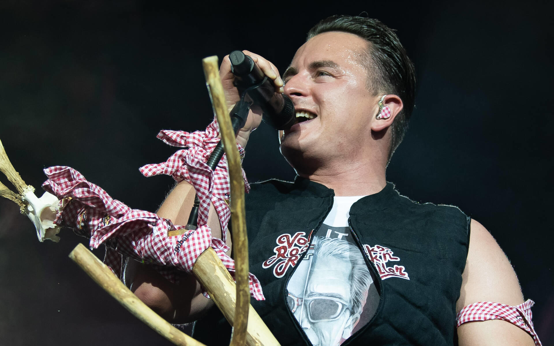 Andreas Gabalier hat seine Fans nicht vergessen: Lebenszeichen aus dem Schnee Andreas Gabalier hat seine Fans nicht vergessen: Lebenszeichen aus dem Schnee