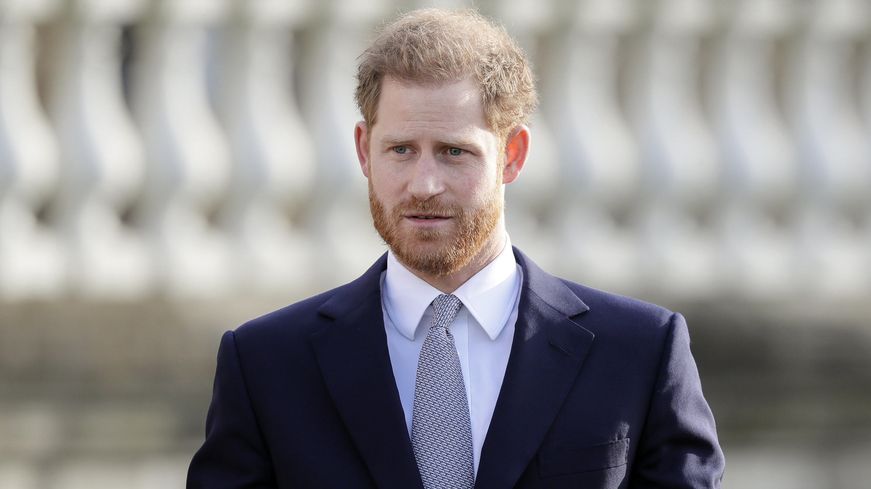 Prinz Harry offenbart: Er ist seit Jahren in Therapie ARCHIV - 16.01.2020, Großbritannien, London: Prinz Harry, Herzog von Sussex und Schirmherr der Rugby Football League, steht während der Auslosung der Rugby League Weltmeisterschaft 2021 in den Gärten des Buckingham Palace. Prinz Harry ist mit einer B