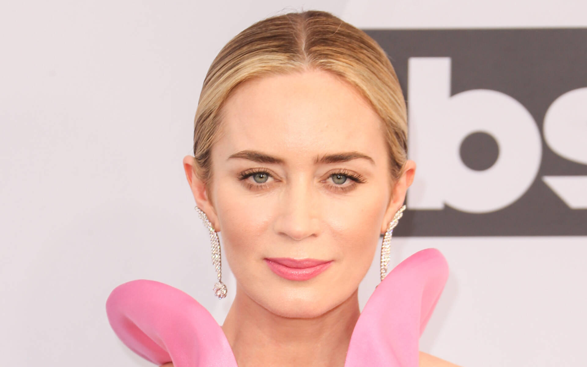 Emily Blunt: Stottern hat bei der Erziehung geholfen Emily Blunt: Stottern hat bei der Erziehung geholfen