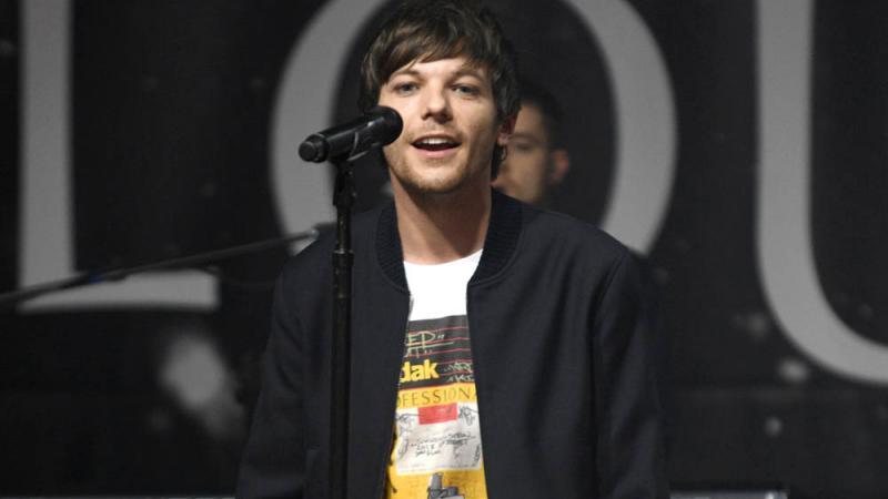 Louis Tomlinson findet seinen alten YouTube-Kanal lustig Louis Tomlinson über seinen YouTube-Kanal