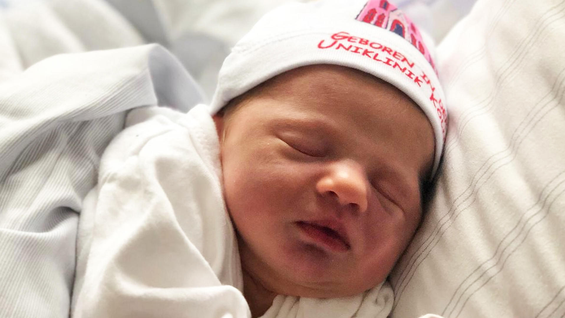 RTL-Moderatorin Annika Begiebing ist zum zweiten Mal Mama geworden Annika Begiebings Tochter Leni Zoe