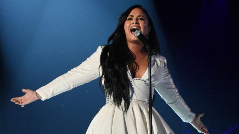 Demi Lovato freut sich für Wilmer Valderramas Verlobung Demi Lovato freut sich für Wilmer Valderramas Verlobung