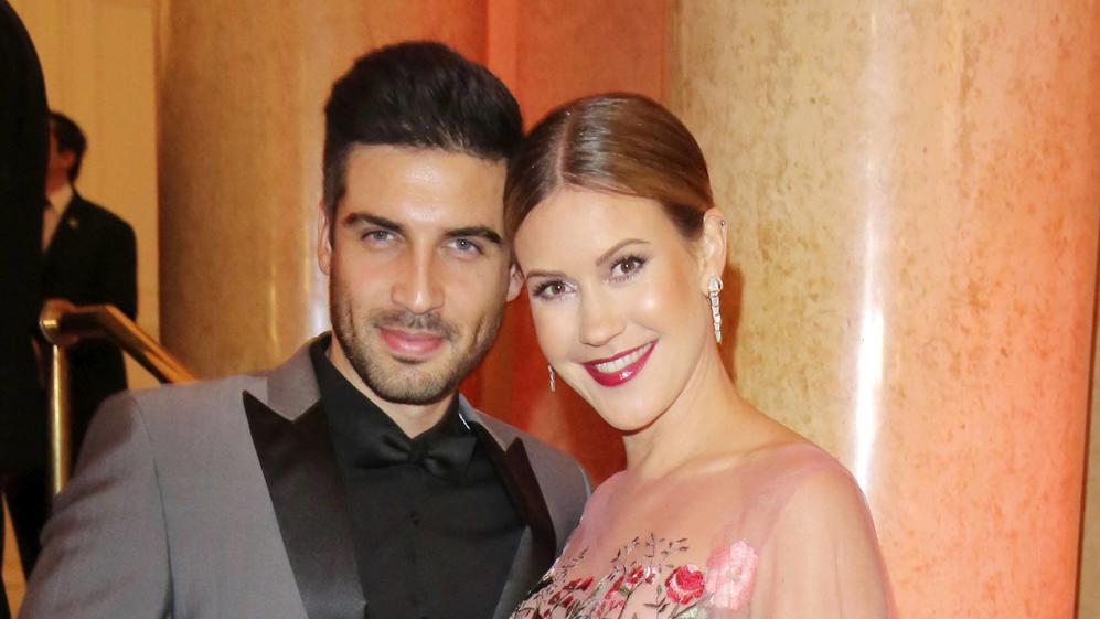 Wolke Hegenbarth: Verlobt! Oliver Vaid hat endlich um ihre Hand angehalten Wolke Hegenbarth mit Freund Oliver Vaid bei der 30 Romy Gala 2019 in der Hofburg Wien Wien (2019).