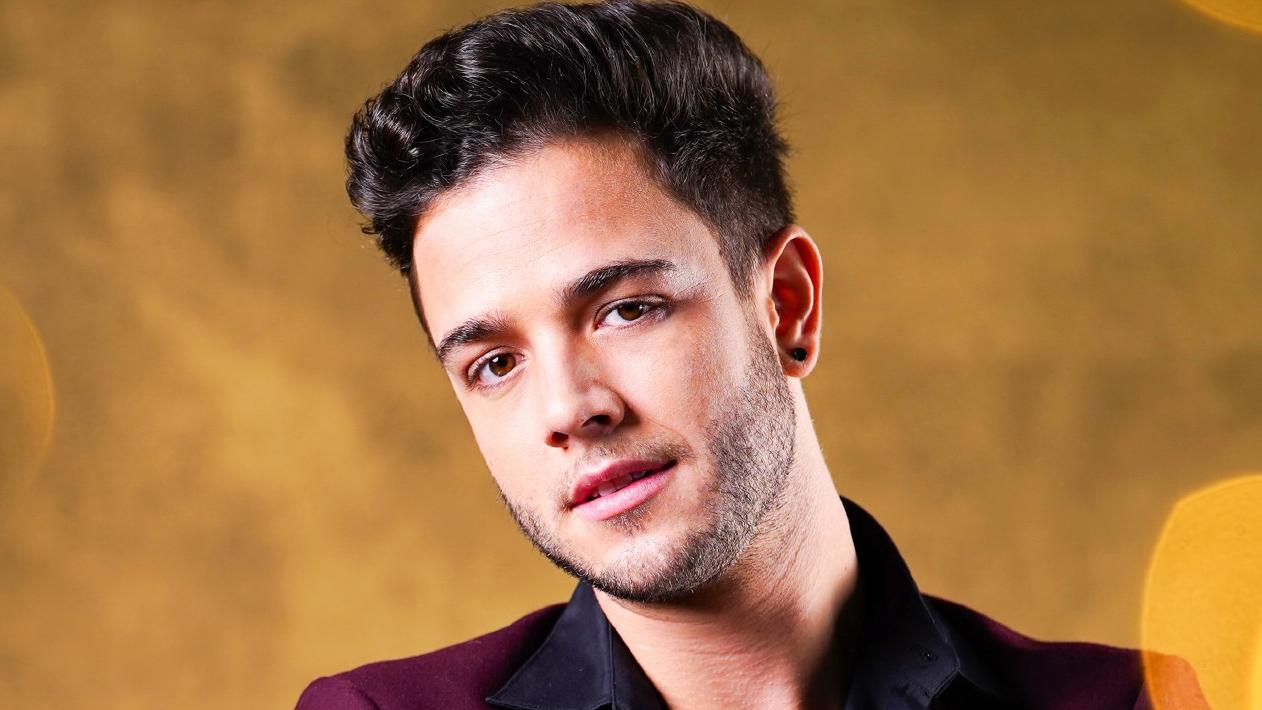 „Let’s Dance“-Star Luca Hänni zeigt seinen brettharten Sixpack vor Traumkulisse Sänger und Songwriter Luca Hänni