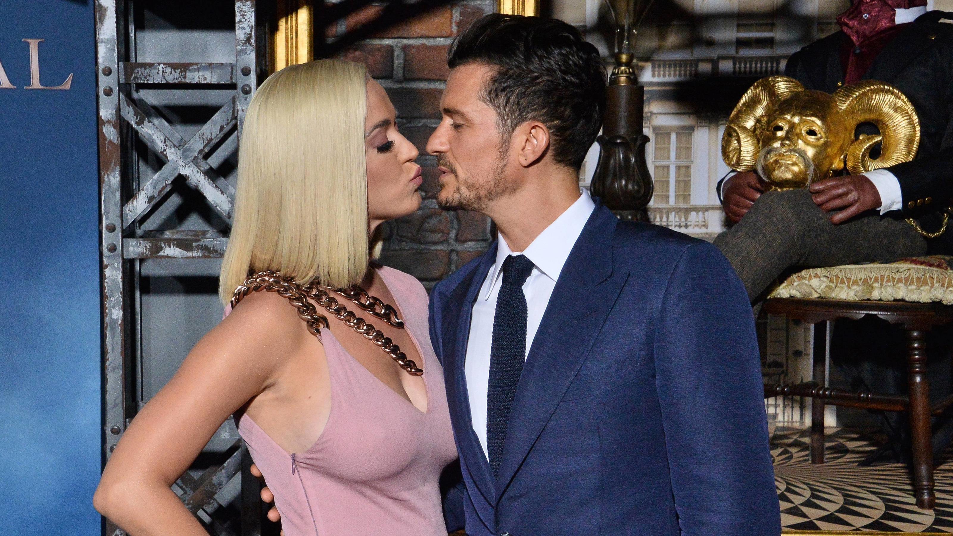 Orlando Bloom: Liebevolle Geburtstagsglückwünsche für Katy Perry Orlando Bloom gratuliert Katy Perry zum Geburtstag.er Orlando Bloom and his fiance, singer Katy Perry attend the premiere of the motion picture fantasy thriller Carnival Row at the TCL Chinese Theatre in the Hollywood section of Los Angeles on Wednes