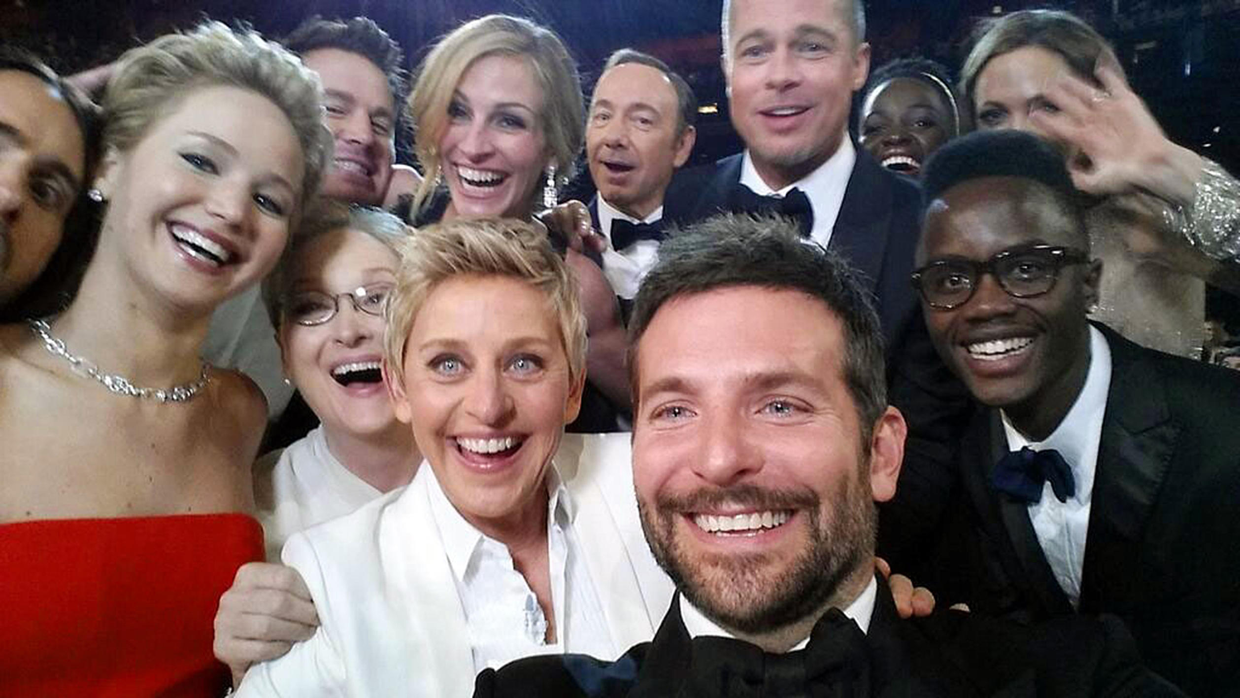Ellen DeGeneres: Ist die Talk-Queen hinter den Kulissen gar nicht so lieb? Ellen DeGeneres ist als Everybody’s Darling bekannt: Sie setzt sich für Tierschutz ein und alle Stars scheinen sie zu lieben.
