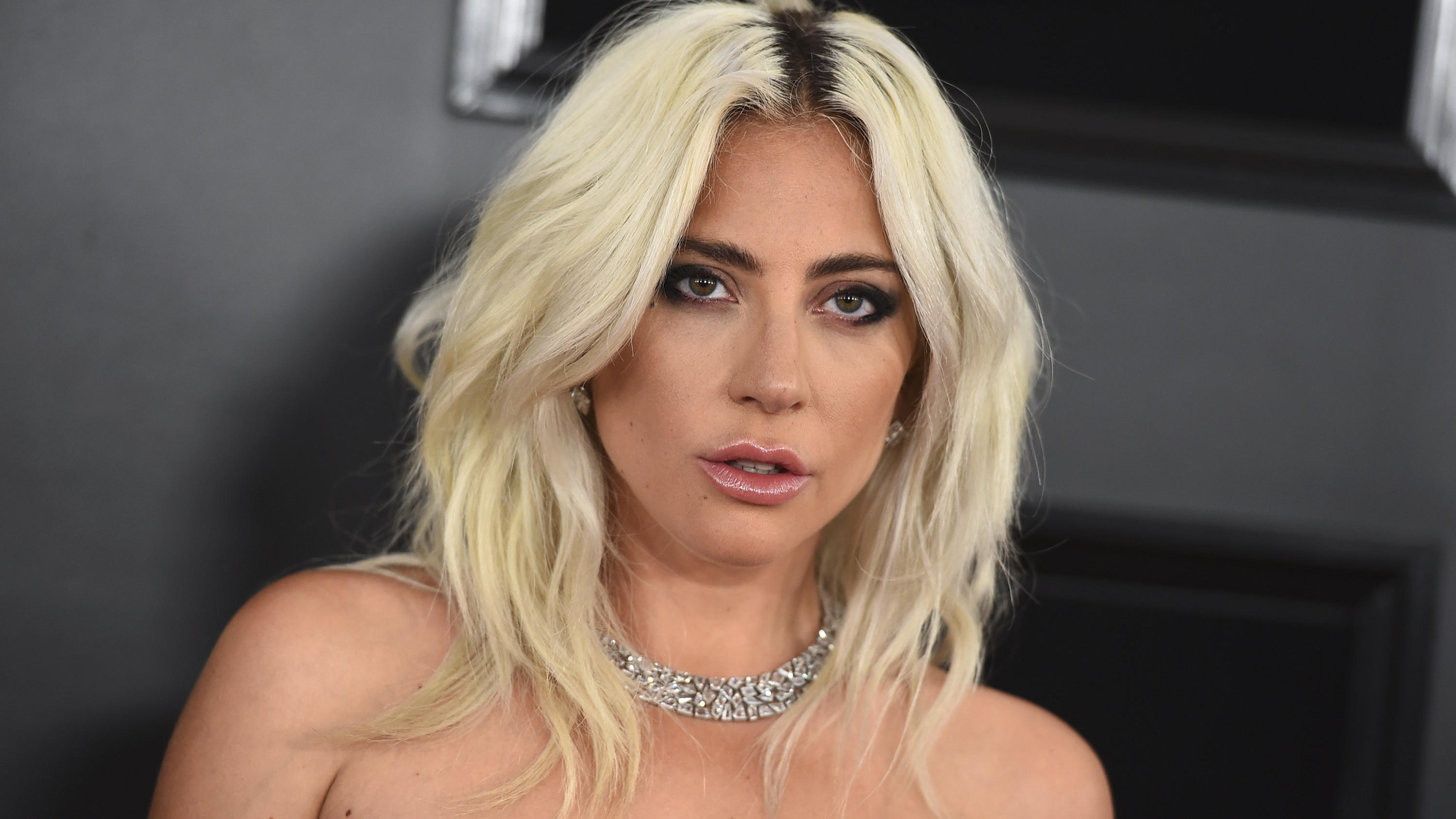 Lady Gaga: Versteckt sie eine Babykugel unter ihrem Schlabberpulli? Erwartet Lady Gaga Nachwuchs?