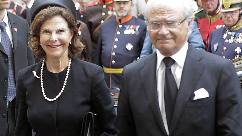 Silvia und Carl Gustaf in Restaurant abgewiesen Keine Extrawürste für das schwedische Königspaar: Weil kein Tisch frei war, wurden Silvia und Carl Gustaf abgewiesen.