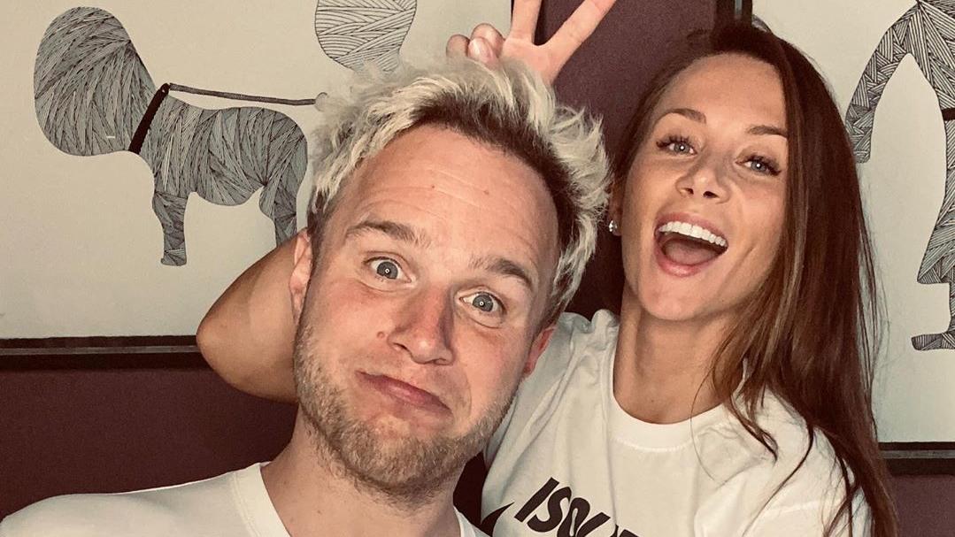 Trotz Quarantäne-Pranks: Olly Murs & Freundin Amelia ziehen zusammen Olly Murs und seine Freundin Amelia Tank