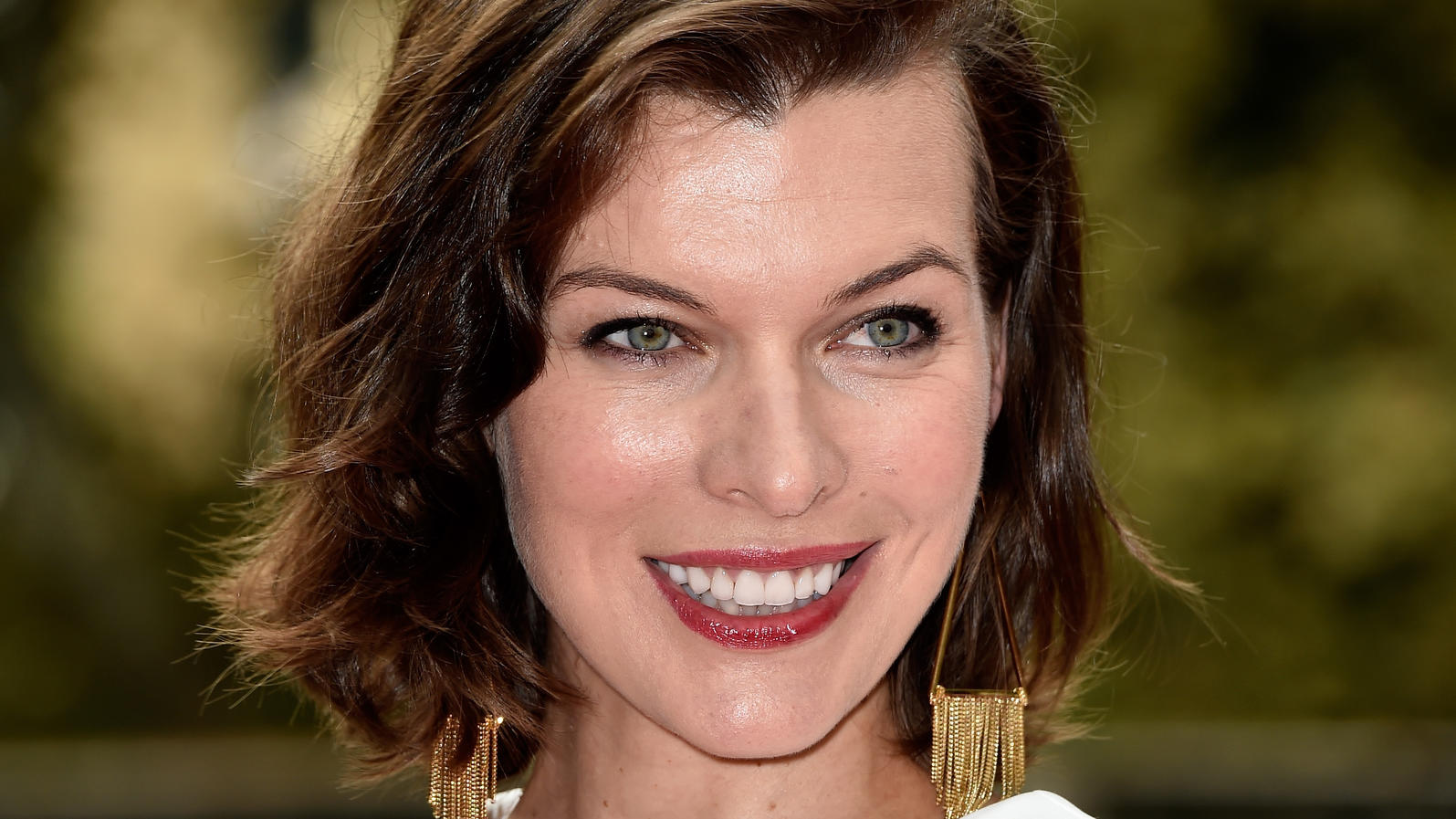 Milla Jovovich ganz vernarrt in ihr Strahle-Baby Osian Milla Jovovich