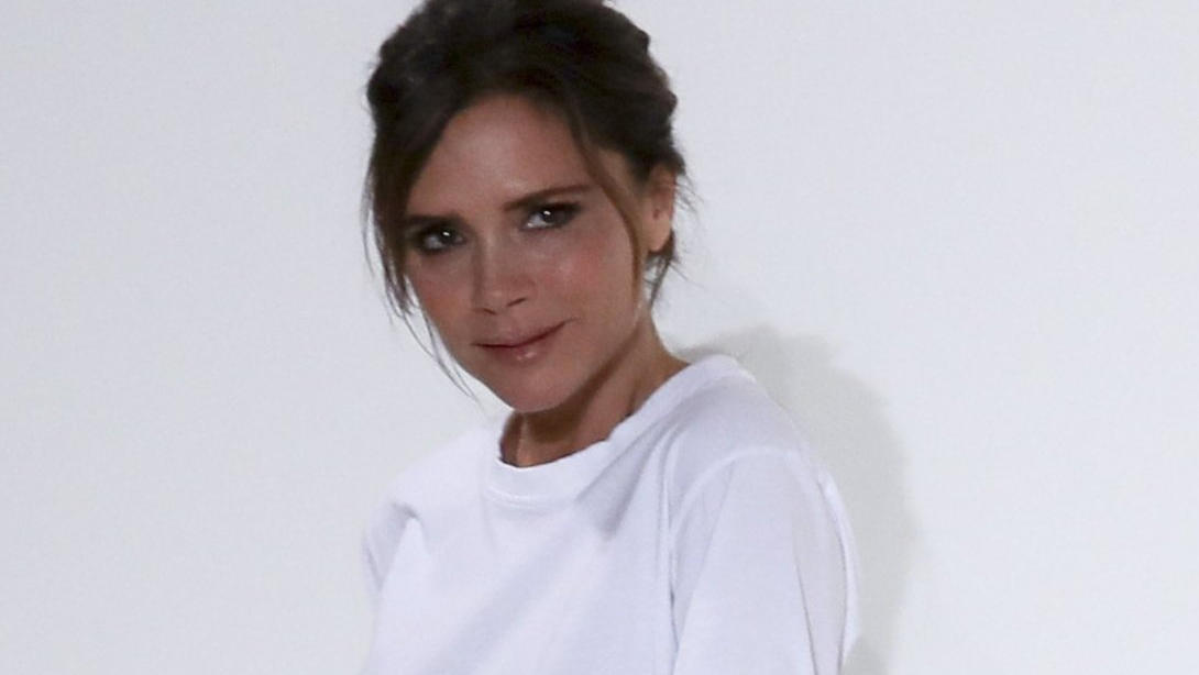 Check spelling or type a new query. Victoria Beckham Frisur Aktuell . Victoria Beckham Wird 46 Jahre Alt Und Ladt Zur Virtuellen Geburtstagssause Ein