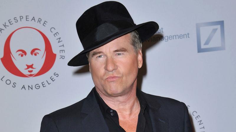 Val Kilmer: Rachenkrebs & Luftröhrenschnitt, doch er fühlt sich großartig Val Kilmer bei einem Event