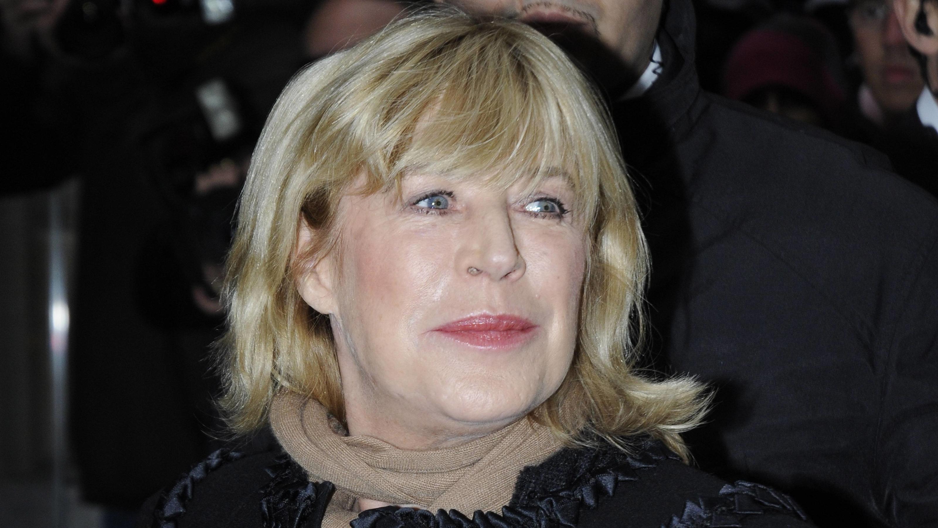 Marianne Faithfull aus dem Krankenhaus entlassen Marianne Faithfull erholt sich in ihrem Zuhause weiter von einer Erkrankung mit dem Coronavirus