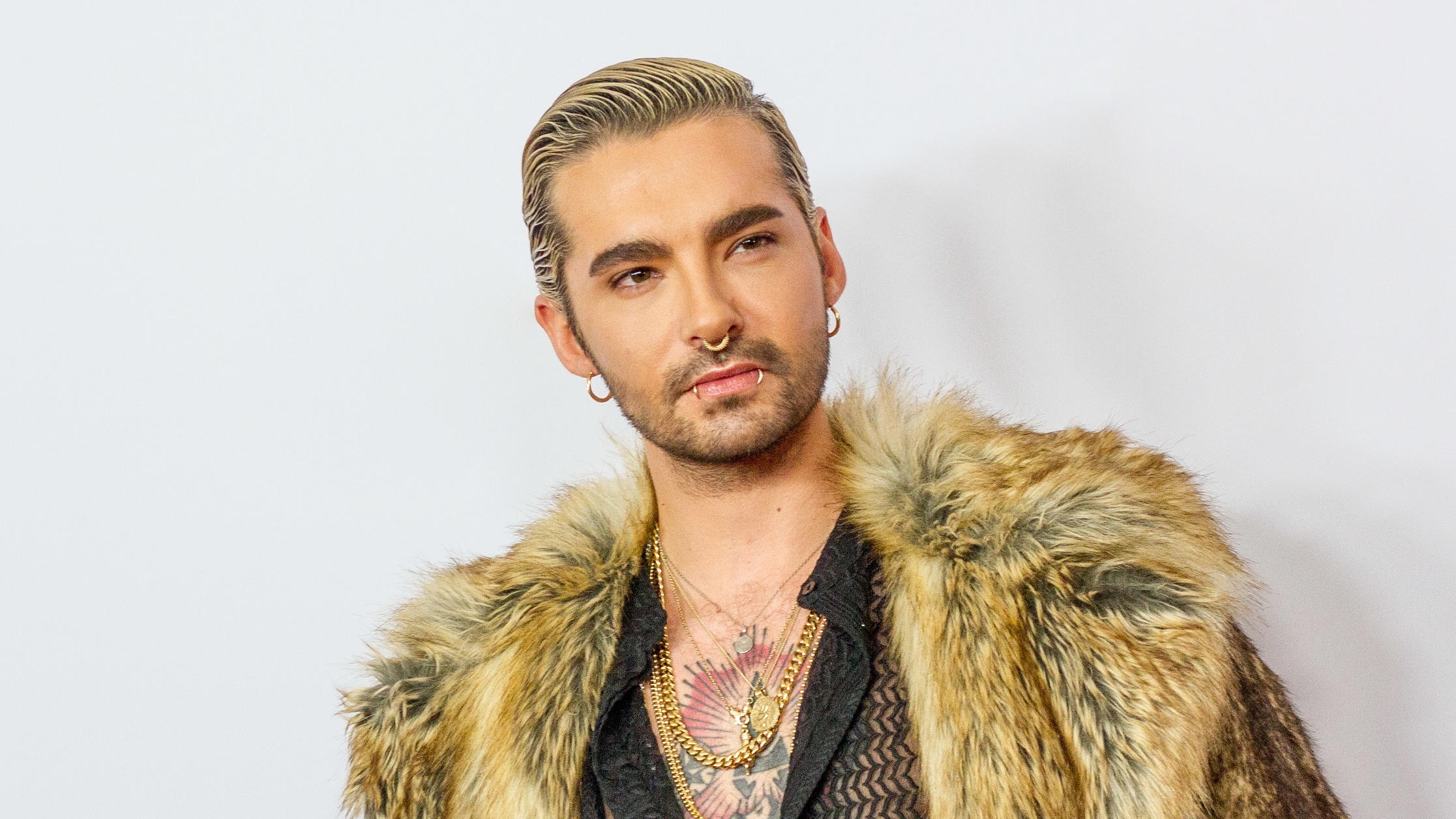 Bill Kaulitz mit Armschlinge im Tonstudio Bill Kaulitz verletzt?