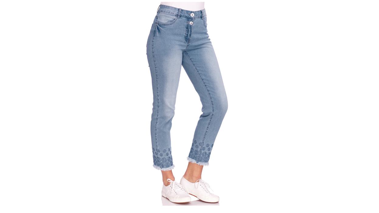 Jeans als Figur-Schmeichler: So tragen wir Denim 2020 Straight Jeans von Gina Benotti.
