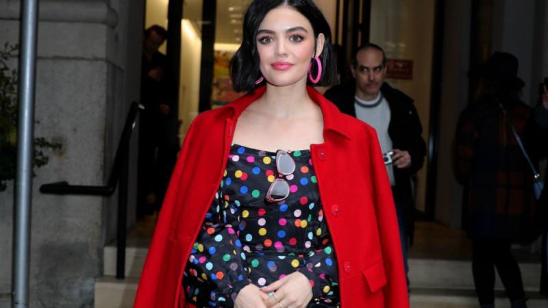 Lucy Hale 'experimentiert' während Quarantäne mit Make-up Lucy Hale 'experimentiert' während Quarantäne mit Make-up