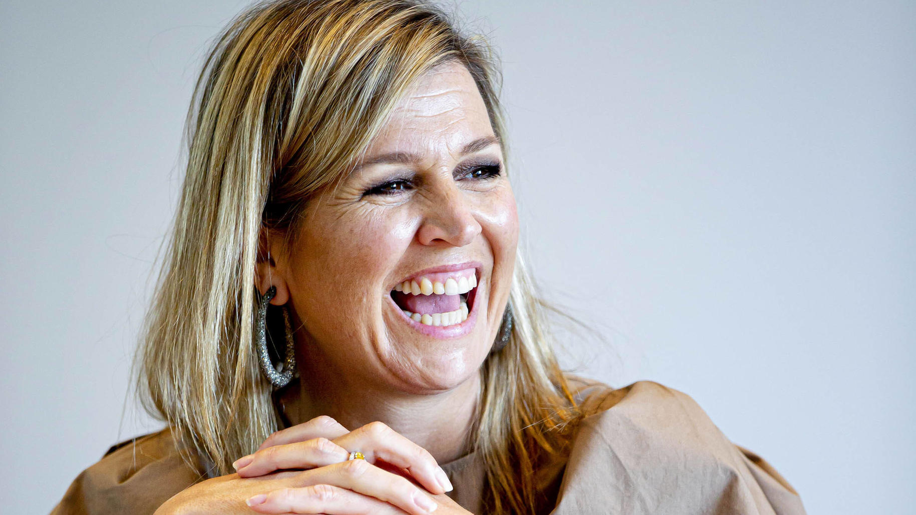 Königin Máxima: Fashion-Fauxpas im Günstig-Kleid - Das ist hier schief gelaufen Königin Máxima strahlt ihren Fashion Fauxpas einfach weg