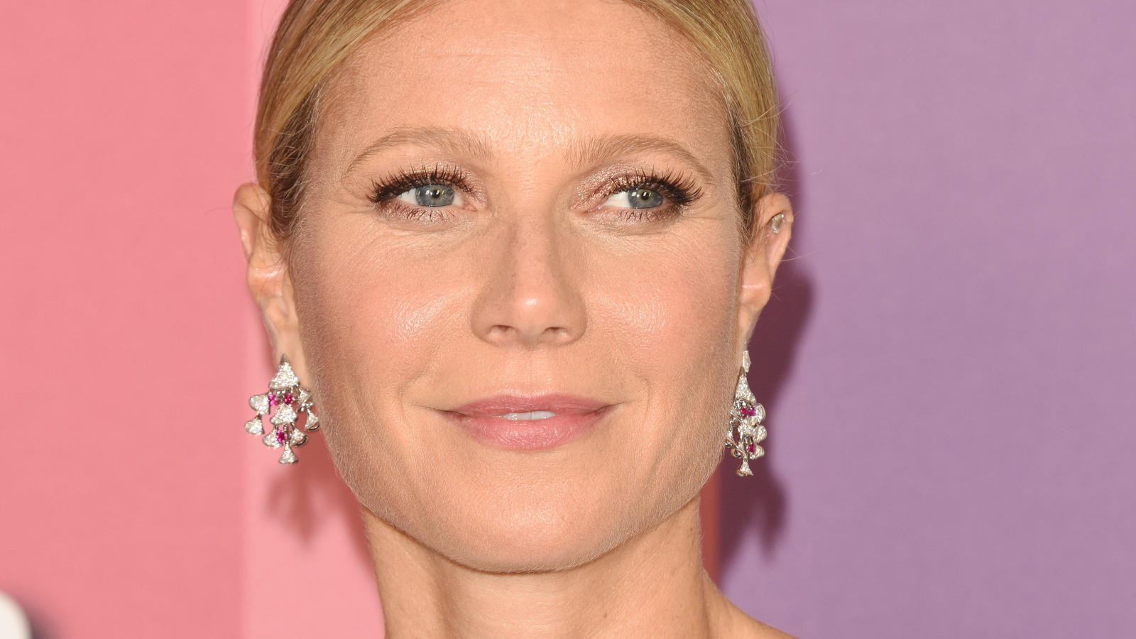 Gwyneth Paltrow: Ihre Kinder nahm die Trennung von Chris Martin mit Gwyneth Paltrow konnte vor ihren Kinder nicht verbergen, dass sie in einer schwierigen Situation steckt.