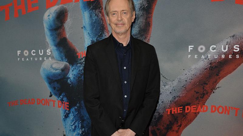 Steve Buscemi: Wegen seiner Vergangenheit spielt er einen Feuerwehrmann Steve Buscemi: Wegen seiner Vergangenheit spielt er einen Feuerwehrmann